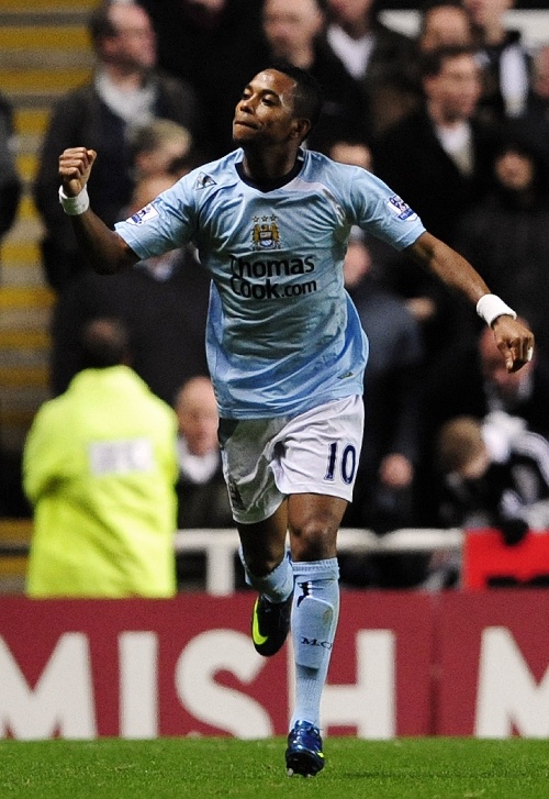 队记：拉尔森的左脚踝X光检查结果为阴性，明天进行MRI检查