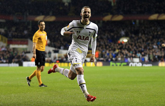 篮球勇士球星连续三场助攻上双