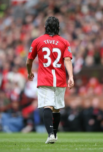 邮报：纽卡正努力与莱比锡就谢什科达成协议，球员愿意加盟