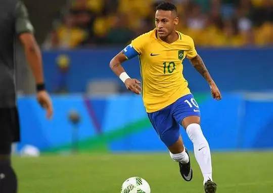 德国杯半场：曼赞比造点格里弗建功，弗赖堡1-0达姆施塔特（德国杯半场战报：曼赞比造点助格里弗破门，弗赖堡暂1-0领先达姆施塔特）