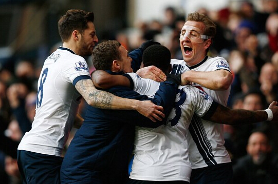 马特塔是04年萨哈以来首位在法国队前两场比赛均破门的球员（自2004年萨哈以来，马特塔成为首位在法国队前两战均破门的球员）