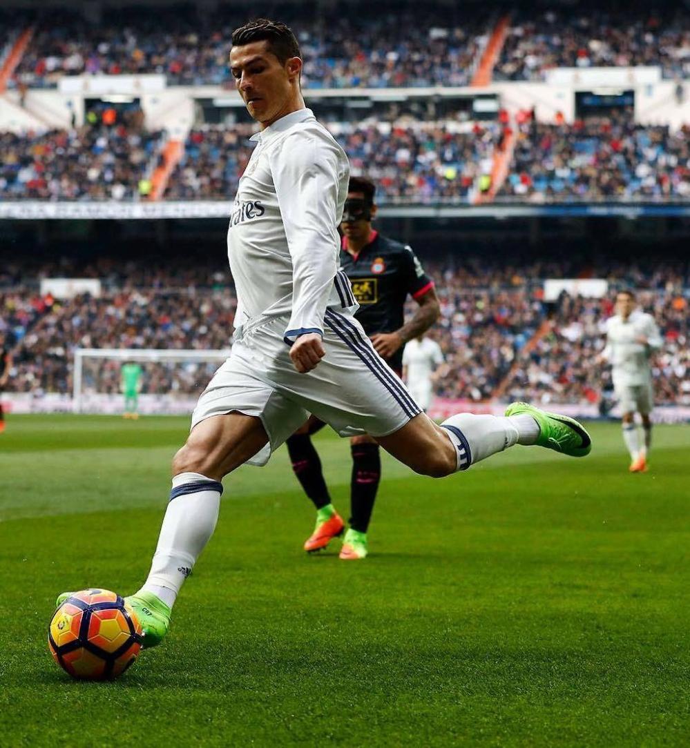 邮报：明年世界杯上下半场中段设强制补水时间，每次三分钟