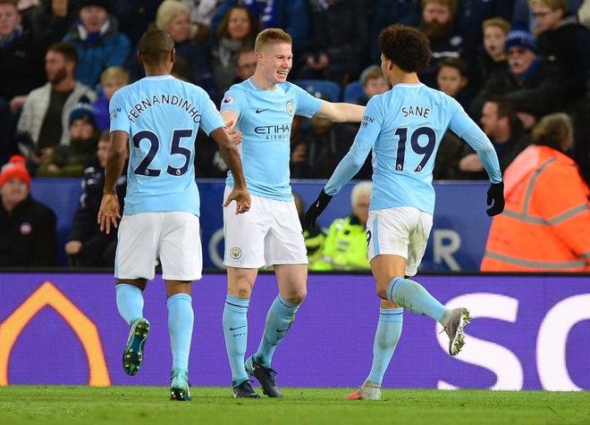 大哥你在干嘛？米兰德比补时阶段，巴斯托尼掏裆奇克