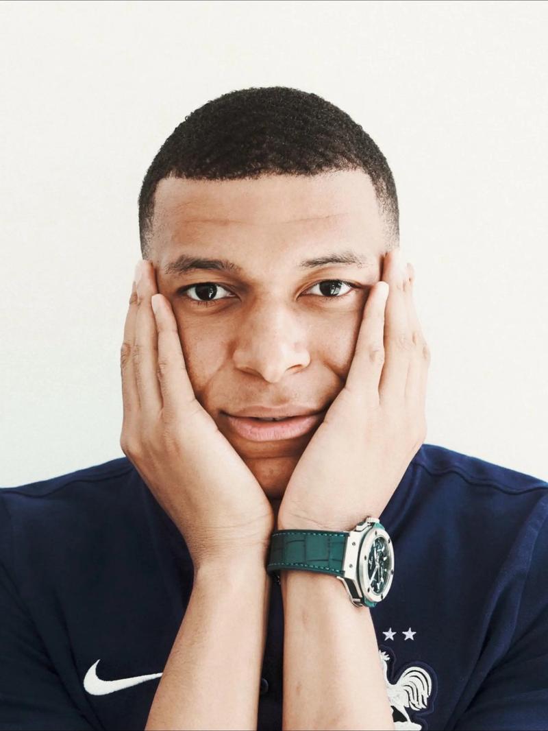 杰伦·约翰逊成老鹰队史常规赛首位单场拿15+15+15球员