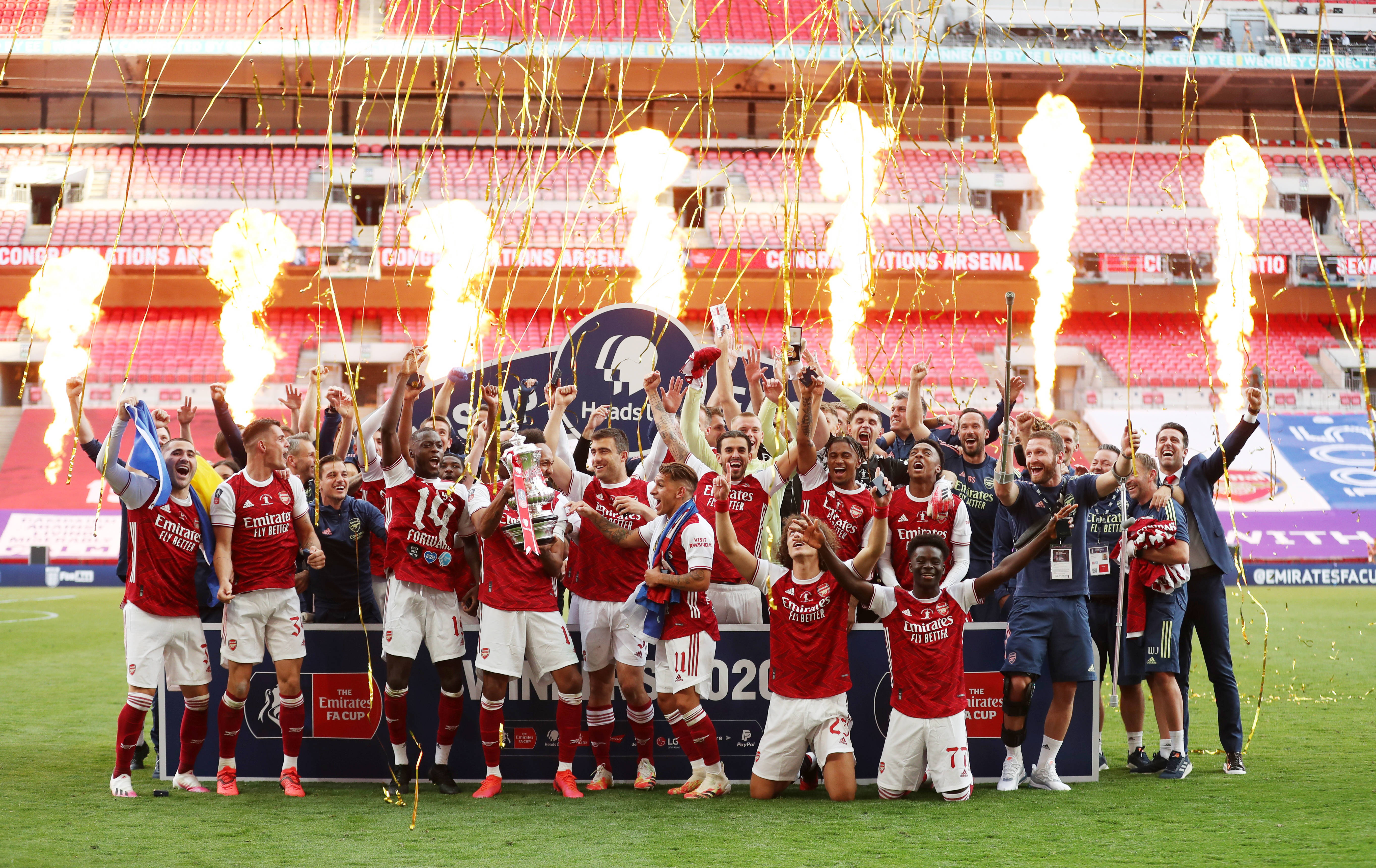 西媒：巴萨向欧足联提交报告，控诉法兰克福球迷破坏球场设施