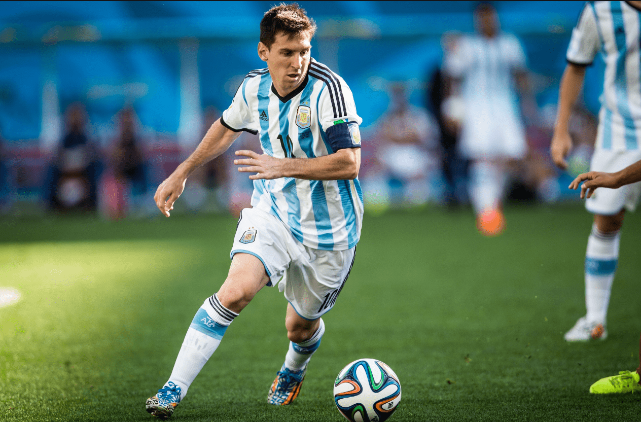 穆里尼奥迎来两场关键战，狂人依然骄傲，本赛季大有希望夺冠