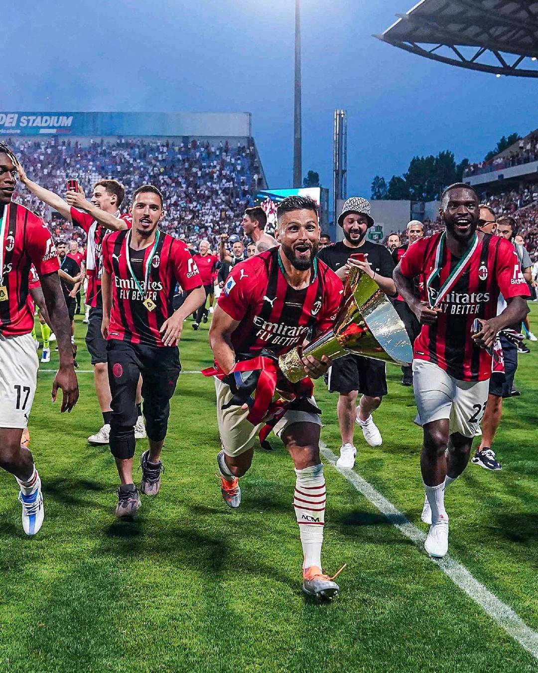 意甲知名媒体人：米兰门将迈尼昂和切尔西的谈判已冻结，目前没有进展