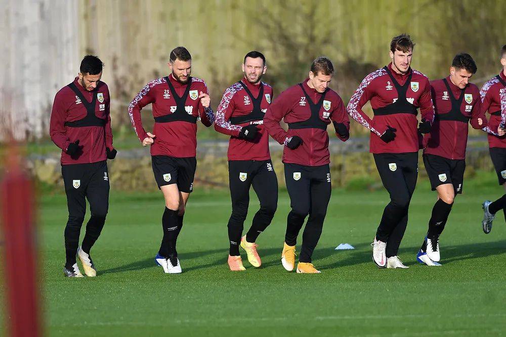 罗马诺：曼城在关注费耶诺德右后卫里德，拜仁也对他有意