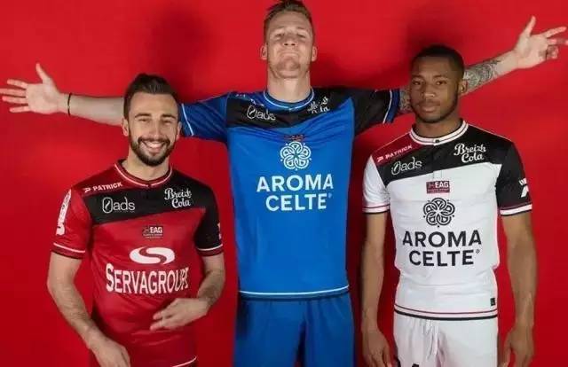 就在今天，12月8日凌晨！中超传来了青岛西海岸、武汉三镇和海港的新消息