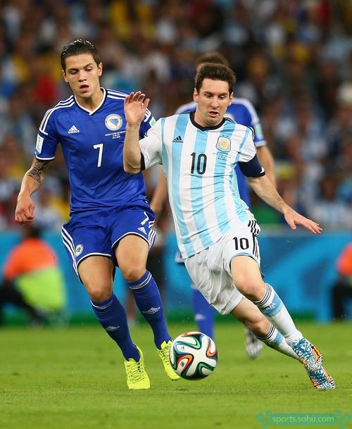 波特：期待库卢在圣诞节复出，但没人知道明年3月时情况如何（波特：希望库卢圣诞回归，明年3月状况仍未可知）