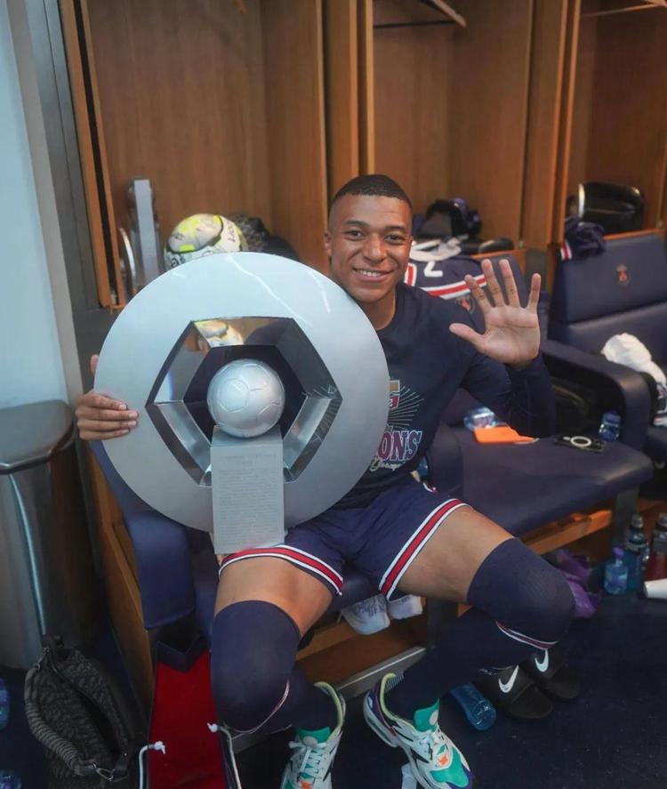 赖因德斯：会继续给阿森纳施压，我们要踢得毫无畏惧（赖因德斯：持续施压阿森纳，我们将无畏出战）