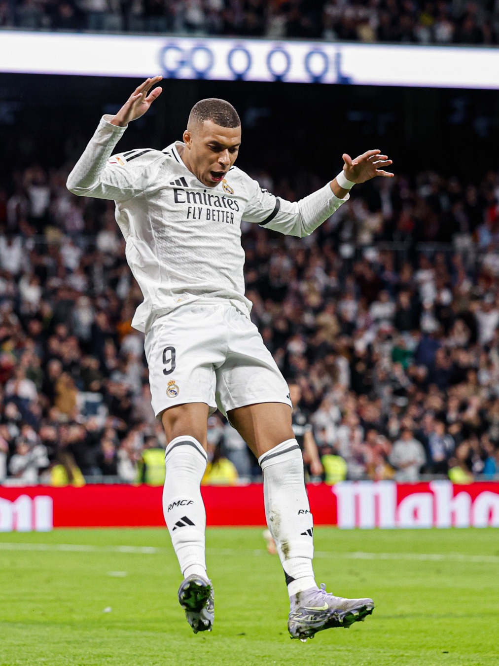 21世纪戴帽的巴萨球员：梅西48次断档领先，莱万4次跻身前五