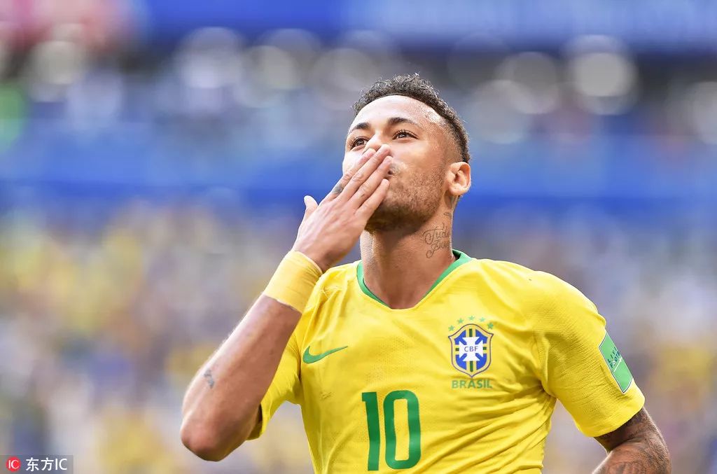 安东尼：曼联愿意在我身上花一个亿，就说明我具备相应的价值