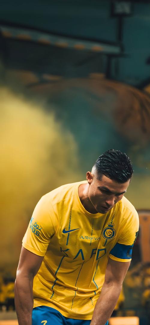 亚马尔父亲比赛中多次挑衅贝蒂斯球迷，最终被安保带走